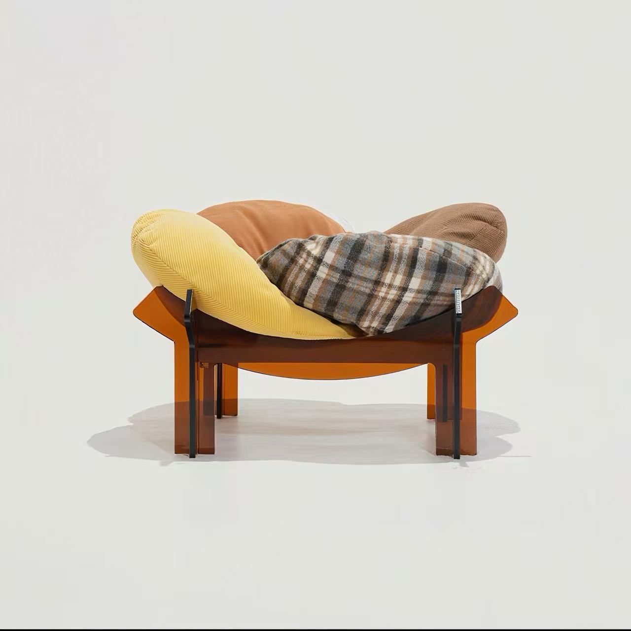 Minimal Wooden Base Cat Bed – Modern Elevated Pet Lounge