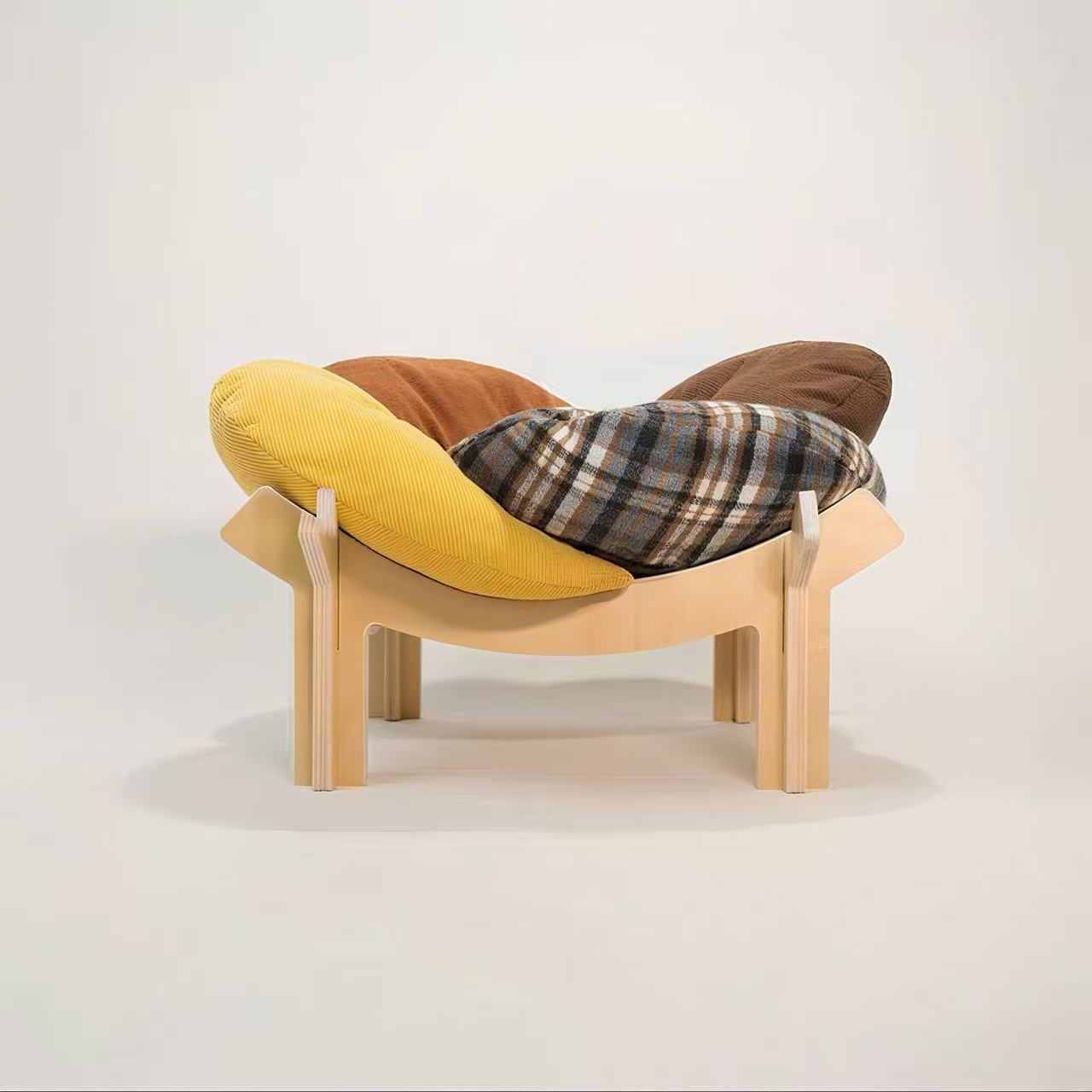 Minimal Wooden Base Cat Bed – Modern Elevated Pet Lounge