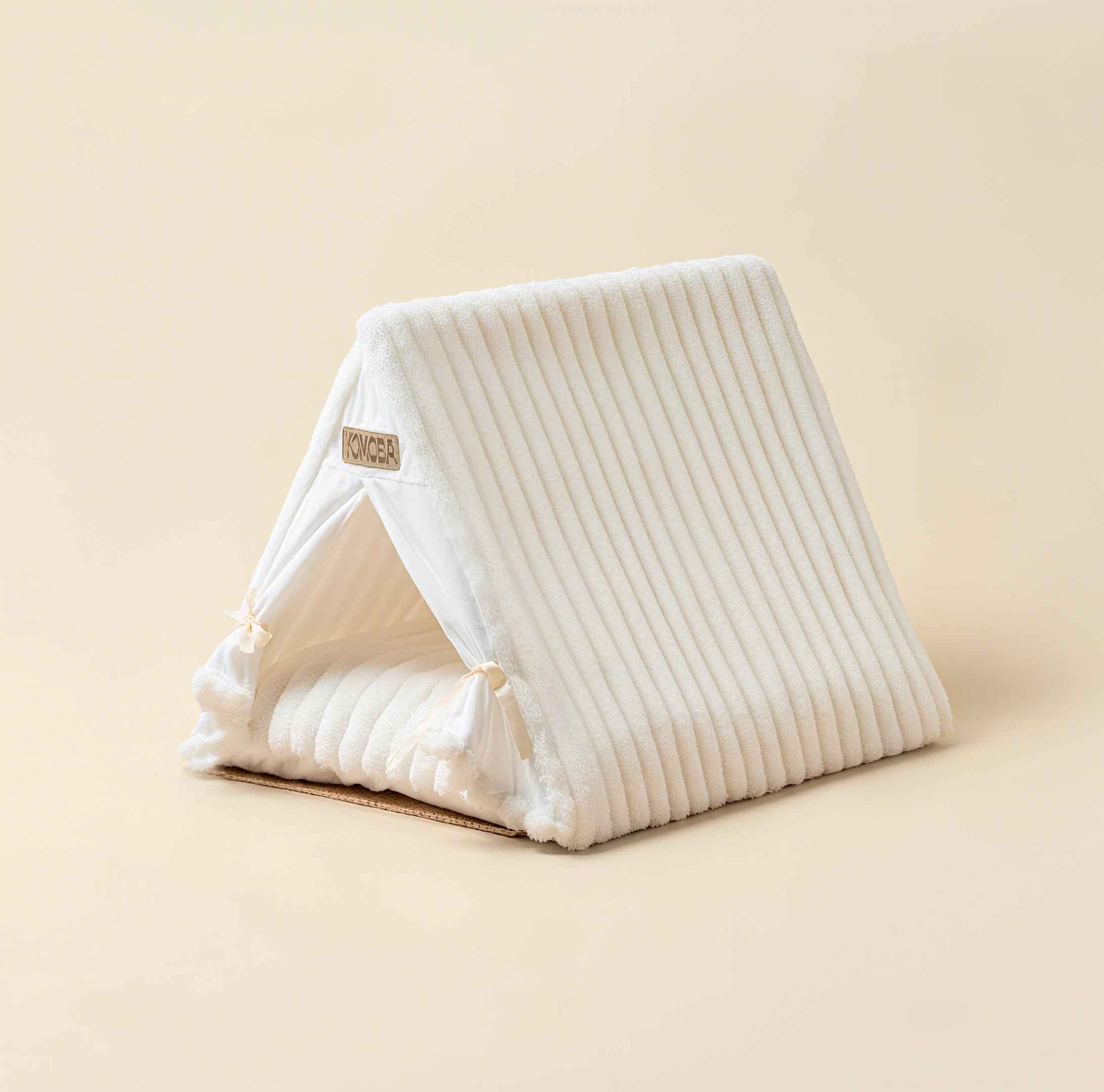 Minimal Foldable Pet Tent Bed