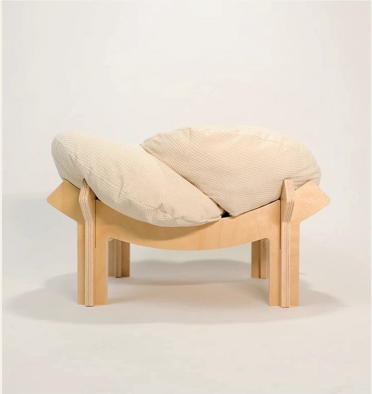 Minimal Wooden Base Cat Bed – Modern Elevated Pet Lounge