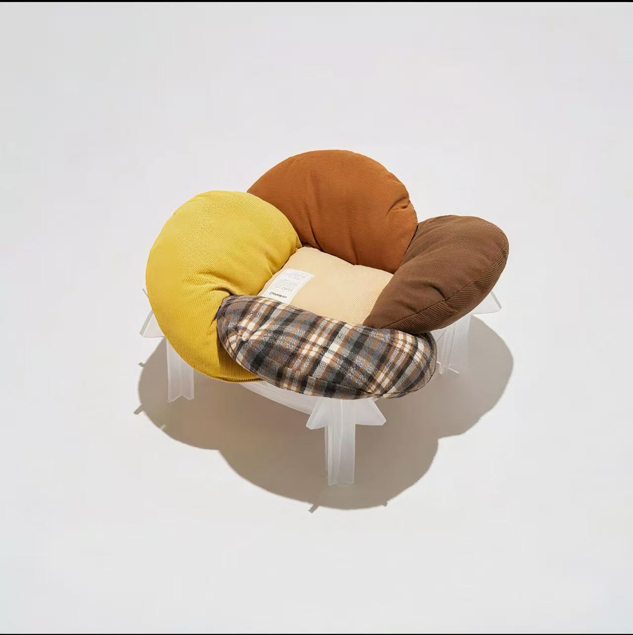 Minimal Wooden Base Cat Bed – Modern Elevated Pet Lounge